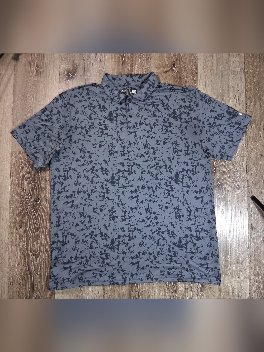 Oakley Men's Short-Sleeve Polo in Gray with Dark Gray Camo Print